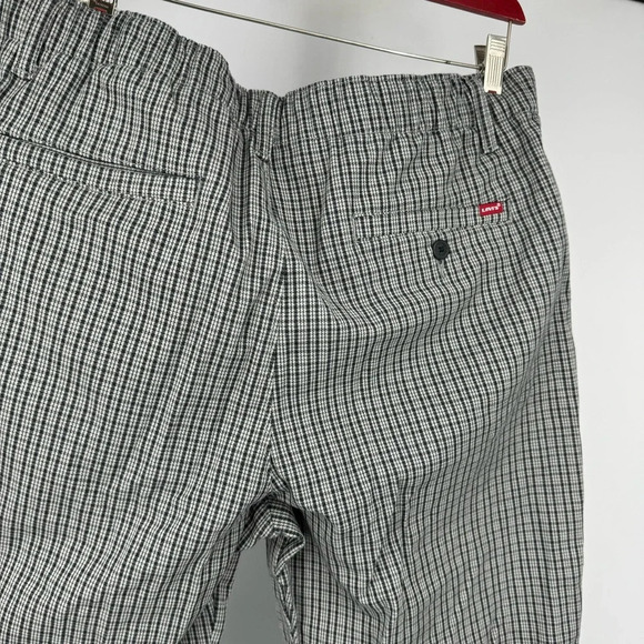 Levi’s chinos easy pant. Plaid size Large - Picture 3 of 5
